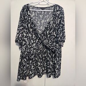 ❤️ Lane Bryant Women's Floral Wrap-Style Women’s Top Size 26/28